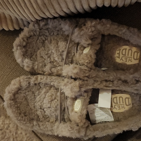 Hey Dude Wally Plush Tan Slippers - Picture 7 of 9